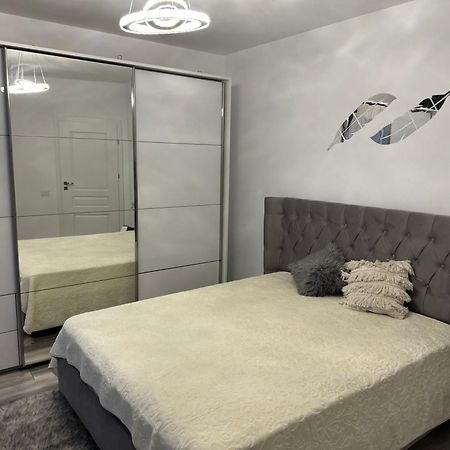 Magnific Apartamento Oradea Exterior foto