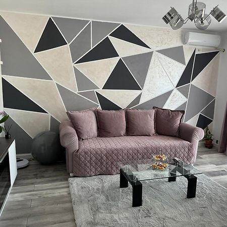 Magnific Apartamento Oradea Exterior foto