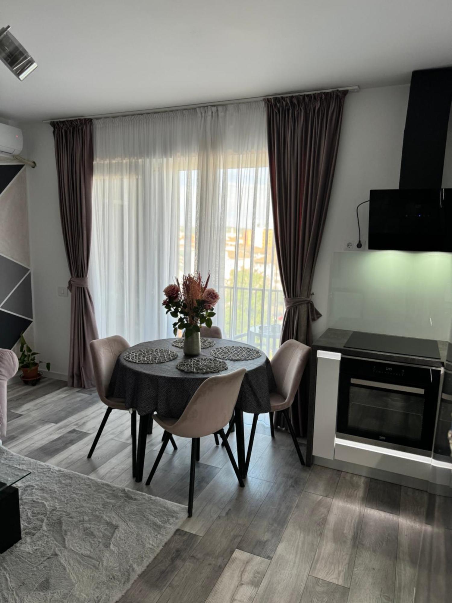 Magnific Apartamento Oradea Exterior foto